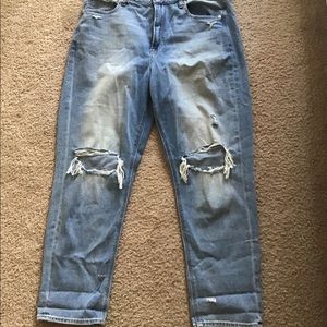 NWOT Mom jeans high waisted American eagle ripped